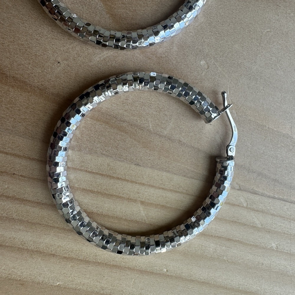 VTG MI Media‎ Imports Hoop Earrings 1.5 Inch Textured Italy 925 Sterling 5.3g - Picture 3 of 8